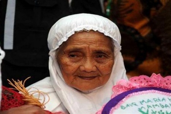 Indonesian Woman, Oldest Hajj Pilgrim