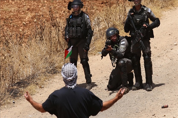 Zionist forces vs Palestinian civilian