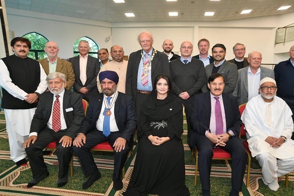 Muslims March through Streets of UK’s Peterborough to Celebrate Holy Prophet’s Birthday