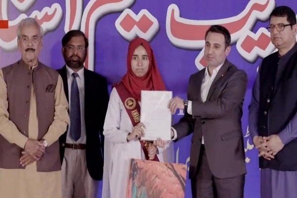 Ceremony in Lahore Honors Pakistani Quran Memorizers   