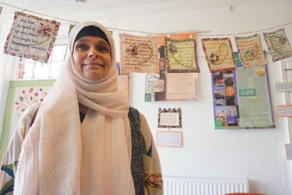Deaf Muslim Artist’s Embroidery Highlights Miracles of Quran