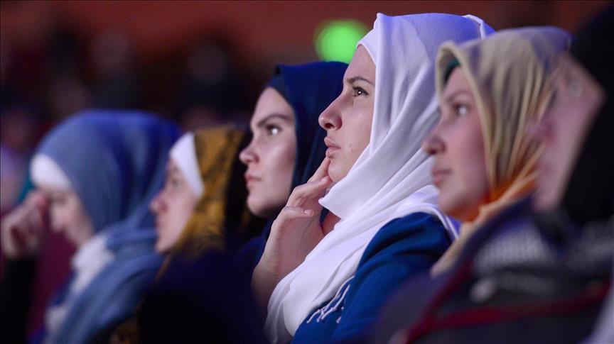 Spanish Muslim Groups Protest Novelist’s Views on Women, Islam