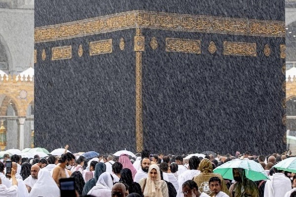 Rainy day at Mecca Grand Mosque