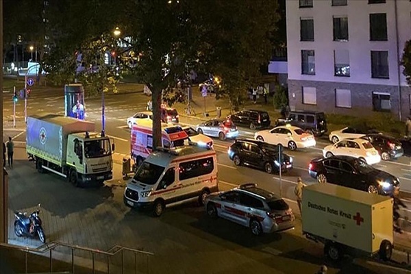 More than 5,000 people evacuated from their homes during bomb disposal operation in western city of Cologne