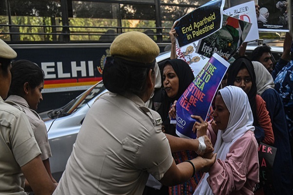India police forces attack pro-Palestinian rally