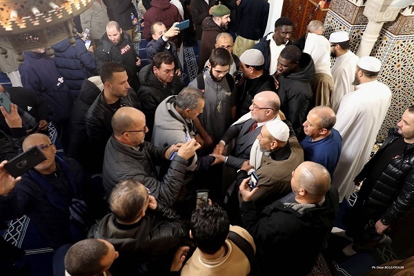 Algeria's Awqaf minister visits mosque in Paris