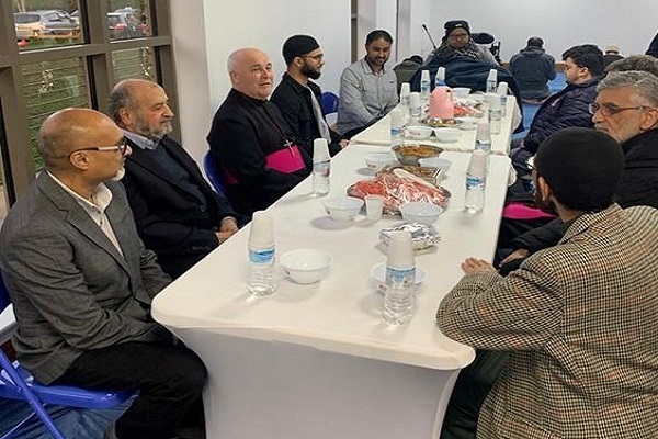 British Archbishop Breaks Fast at York Mosque  