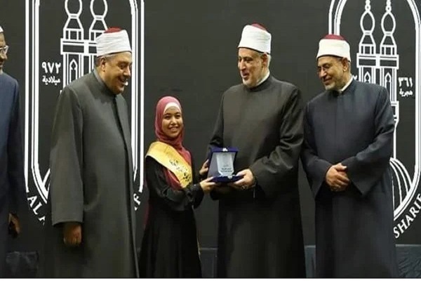 Egyptian Teenage Memorizer of Quran, Hadiths Honored by Al-Azhar