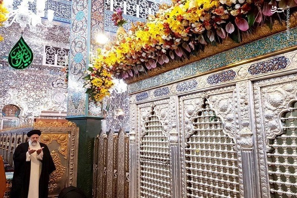 Iran’s President Visits Hazrat Zeynab Holy Shrine during Syria Trip
