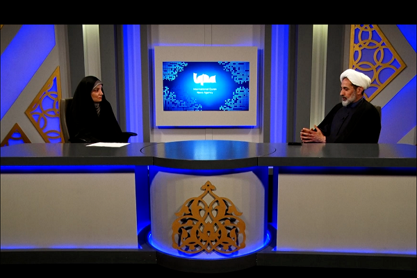 Hojat-ol-Islam Akbari Jeddi speaking to IQNA