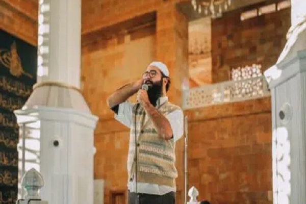 A Muslim reciting Adhan