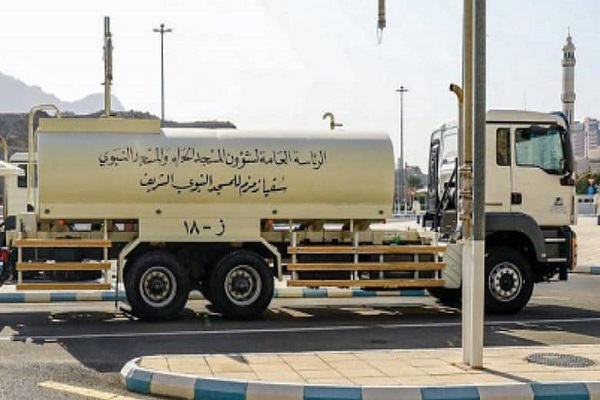 400 Tons of Zamzam Water Transported from Mecca to Medina Daily during Hajj
