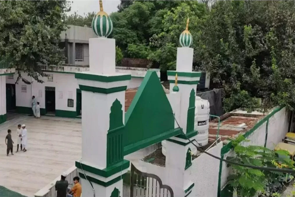 Babbar Shah Takiya Mosque  in Delhi