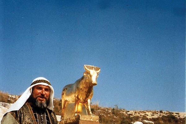 Bani Isra'il started worshiping a calf