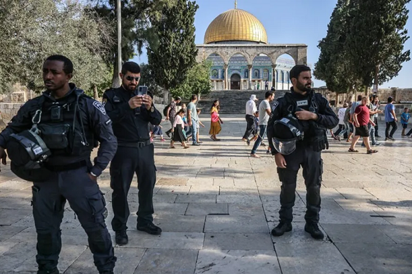 Israeli regime forces at Al-Aqsa Mosque