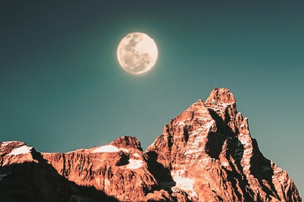 Splitting the moon