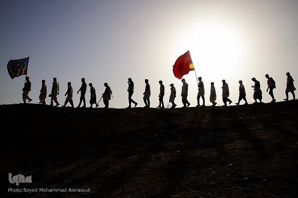 Pilgrims marching to Mashhad