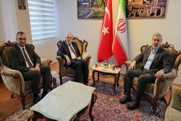 Irfan Aycan, the dean of Ankara University’s Faculty of Theology held talks with Seyed Qassem Nazemi, the Iranian Cultural Attaché in Turkey.