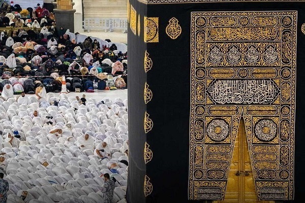 Umrah pilgrims in Mecca