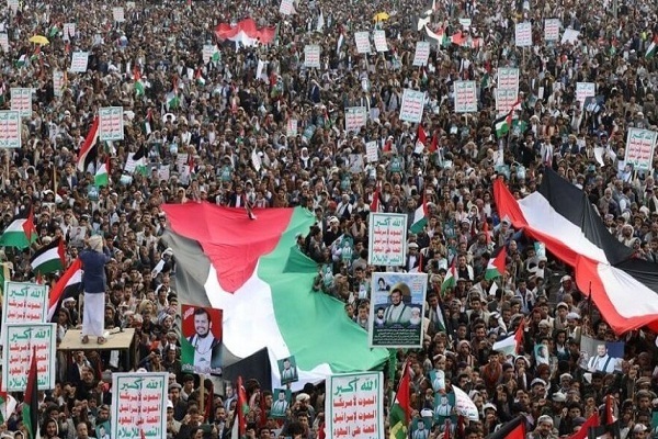 Saada was the scene of rallies on Friday, December 13, 2024, where people expressed support for the Palestinian and Lebanese nations and denounced the Israeli regime’s acts of aggression against Syria.