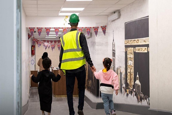 New nursery centers close to Al-Haram Emergency Hospital provide a safe haven for young visitors.