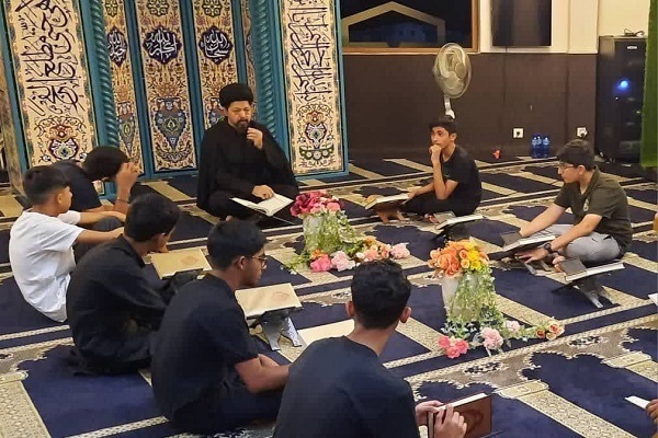 Muslims Hold Qadr Night Rituals at Madagascar Mosque