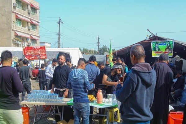 A Moukeb on the path of Arbaeen pilgrims