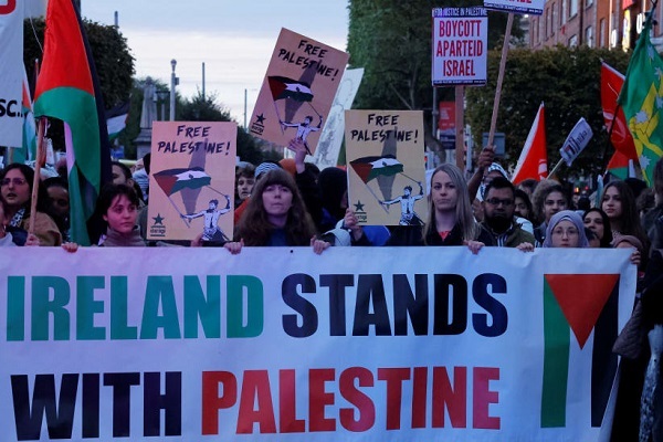 Irish people rally in support of Palestine