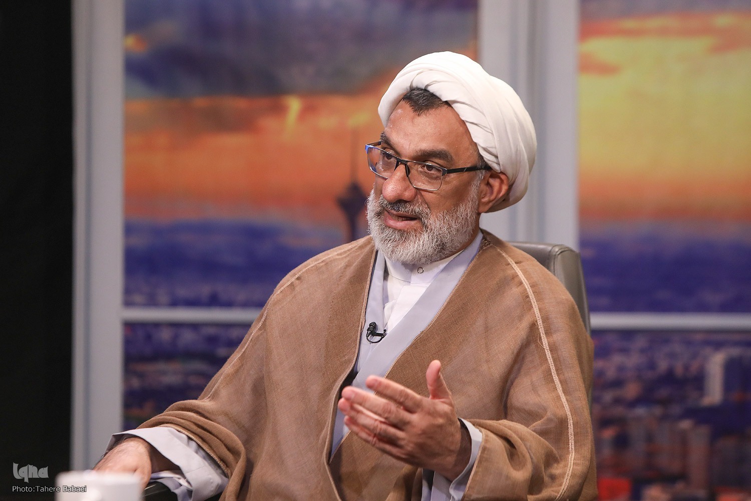 Iranian Scholar Urges Developing Domestic AI Platforms to Avoid Western Dependency