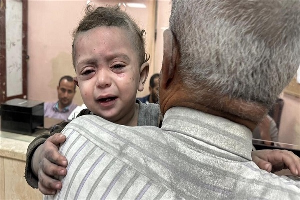 A Palestinian kid taken to a hospital in the Gaza Strip.