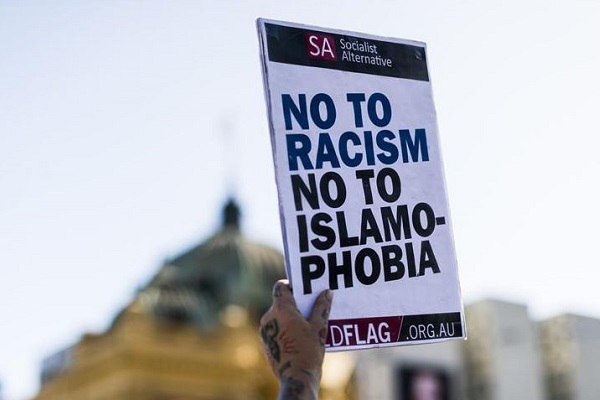 UK Lawmakers Urge Government to Adopt Formal Definition of Islamophobia Amid Rising Hate Crimes UK Lawmakers Urge Government to Adopt Formal Definition of Islamophobia Amid Rising Hate Crimes