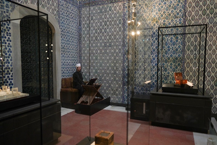 A hafiz recites the Quran at Topkapı Palace, continuing a 500-year-old tradition of uninterrupted worship in Istanbul, Turkey, Sept. 22, 2025.