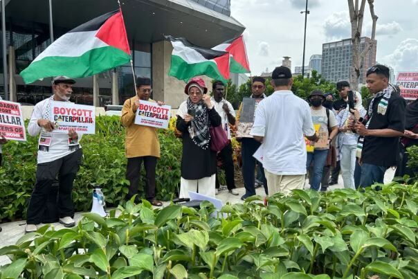 Calls in Malaysia for boycotting companies doing business with the Israeli regime.