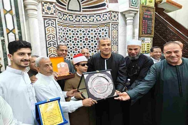 The people of Tabloha village in Egypt’s Menoufia Governorate welcomed  Abdul Rahman Mahdi, a bright young Egyptian who has recently won the first place in the country’s international Quran memorization competition.