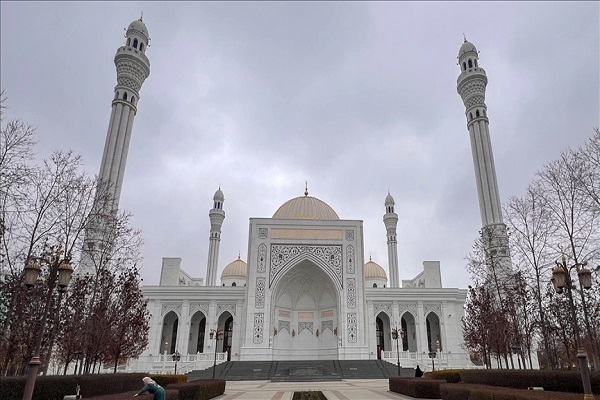 The Fakhrul-Muslimin (Pride of Muslims) Mosque is in Shali, the capital of the Chechen Republic of the Russian Federation.