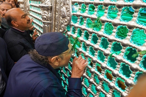 Pakistani President Asif Ali Zardari, accompanied by a delegation, visited the holy Shrine of Imam Kadhim (AS) and Imam Jawad (AS) in Kadhimiya, north of Baghdad, on Monday, December 22, 2025.