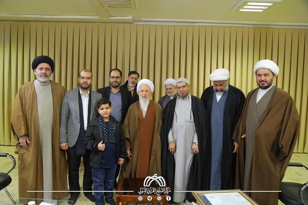 A ceremony honoring Grand Ayatollah Javadi Amoli as the Quranic Personality of the Year was held at his office in the holy city of Qom