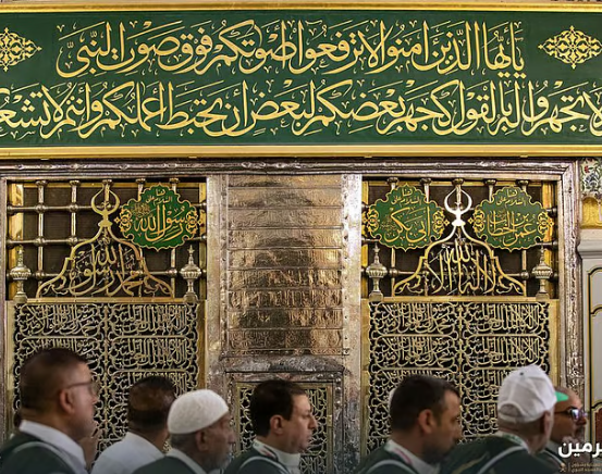 Pilgrims visit Rawda Al Sharifa in the Prophet’s Mosque in Medina