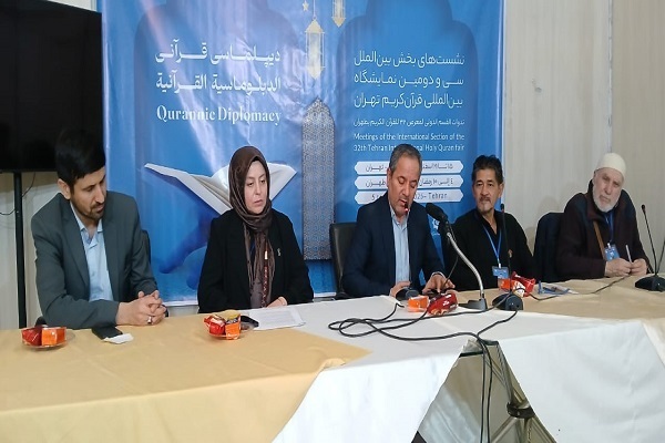 Experts Highlight Need to Train Young Talent in Quranic Calligraphy