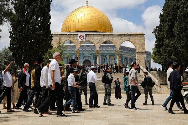 ‘Dangerous Provocation’: Israeli Settlers Storm Al-Aqsa Mosque Amid Jewish Holiday