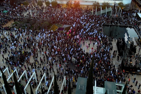 An aerial view of the area as thousands of people gather in Habima Square in Tel Aviv during a demonstration demanding the return of Israeli captives in Gaza, on April 05, 2025