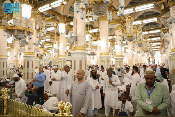 Pilgrims visiting Al-Rawdah Al-Sharifa in the Prophet's Mosque, holy city of Medina