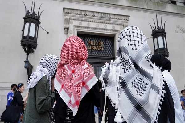 Pro-Palestine students demonstrating at Columbia University (May 7, 2025)