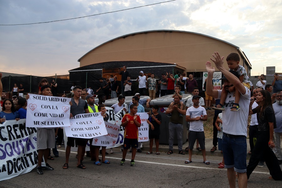 Spain: Rally in Piera Slams Islamophobia after Arson Attack on Local Mosque
