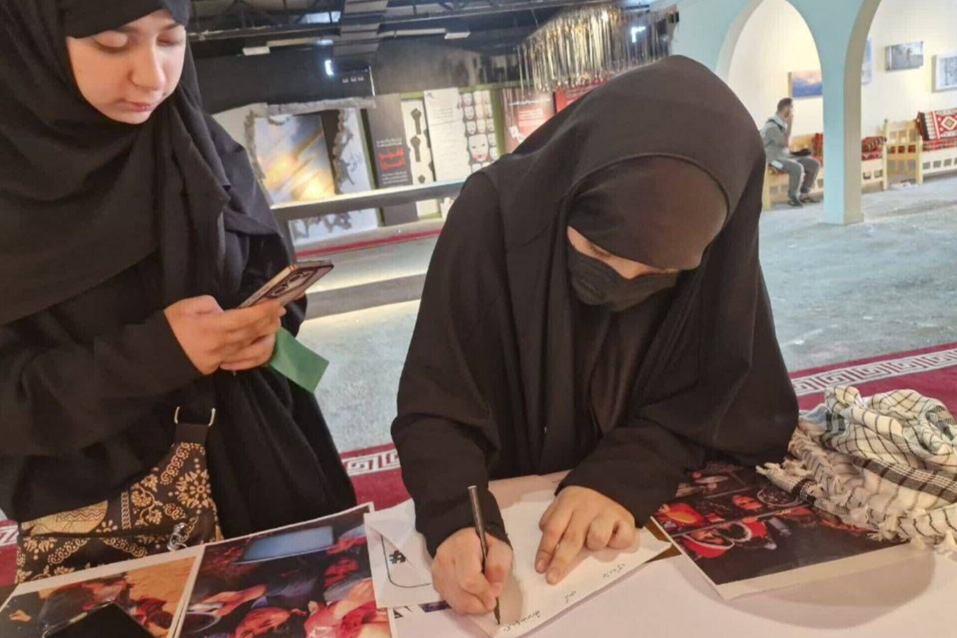 The Women’s Committee of Tehran Municipality’s Arbaeen Headquarters demonstrated the solidarity of women and mothers around the world with the women and mothers of Gaza by holding ‘A Mother for Gaza’ campaign.
