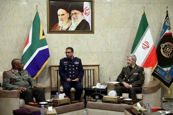 Iran’s Army Commander Major General Amir Hatami held a meeting in Tehran with visiting Chief of the South African National Defense Force General Rudzani Maphwanya.