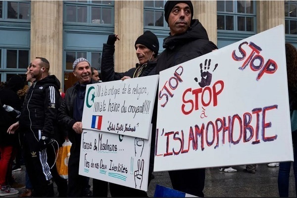 Survey Finds Two-Thirds of French Muslims Report Experiencing Racism