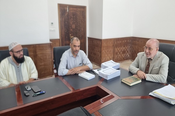 Algeria’s Minister of Awqaf Youssef Belmahdi attended a meeting with members of the country’s Quran Printing Review and Revision Committee in Algiers on Saturday, September 20, 2025.