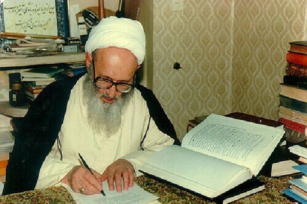 Senior Iranian scholar Allameh Hassan Hassanzadeh Amoli died on September 25, 2021