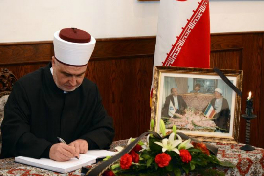 آیت‌الله رفسنجانی؛ سیاستمداری به یادماندنی/ امضای دفتر یادبود در بوسنی